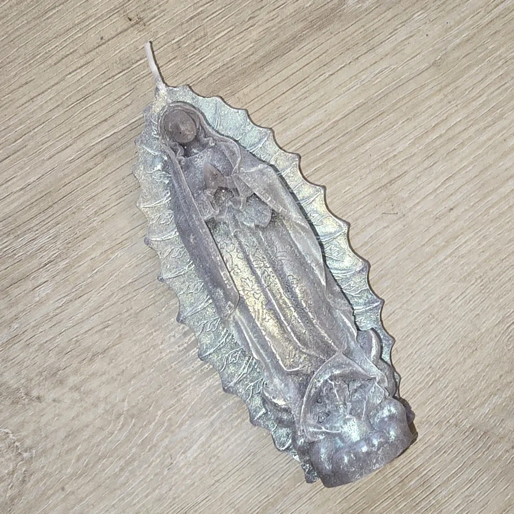 Premium Metallic Virgen de Guadalupe – 100% Beeswax (2.5 oz)
